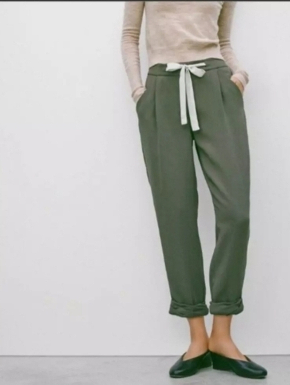Aritzia WILFRED Allant Drapey Crepe , Silk Drawcord Trousers Pants Sage, Size 2 - Picture 2 of 4